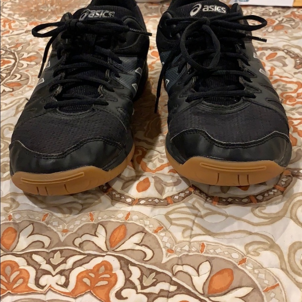 Preowned ASICS volleyball shoes 10.5 - Picture 3 of 7